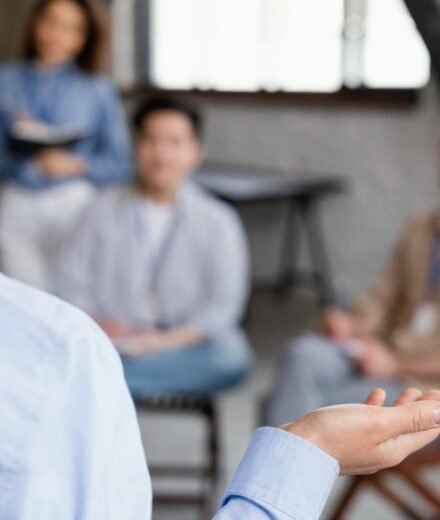 اشهر 12 دكتور نفسي في أم صلال لعام 2023